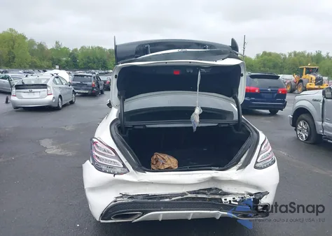 2015 Mercedes-Benz C 300 4Matic/Luxury 4Matic/Sport 4Matic из США, поврежденный, VIN 55SWF4KBXFU088840